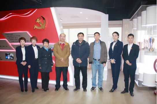 直奔一線 上下聯(lián)動 問需幫扶——市商務(wù)局、春華街黨工委領(lǐng)導(dǎo)走訪問需永誠世佳