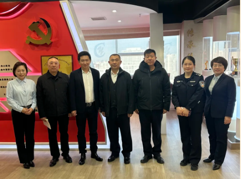 天津海關(guān)緝私局領(lǐng)導(dǎo)走訪天津出入境檢驗(yàn)檢疫協(xié)會及執(zhí)行會長單位永誠世佳
